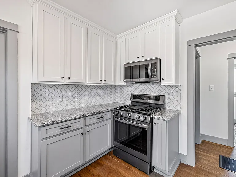 622 Dyer St — Photo 11