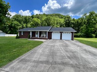 839 Deerfield Ln, Hampton, TN 37658