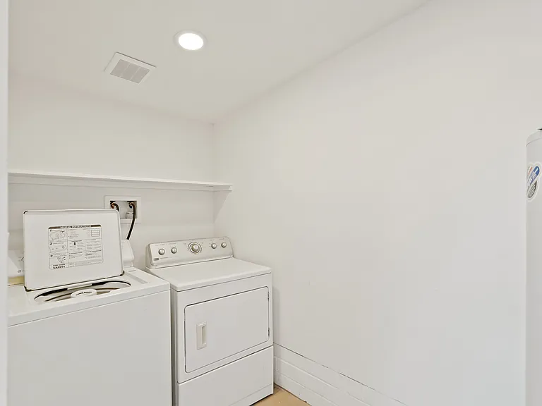 2233 N Forgeus Ave #2233 — Photo 11