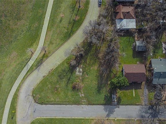 4th image of 112 SW 30th St #1-2