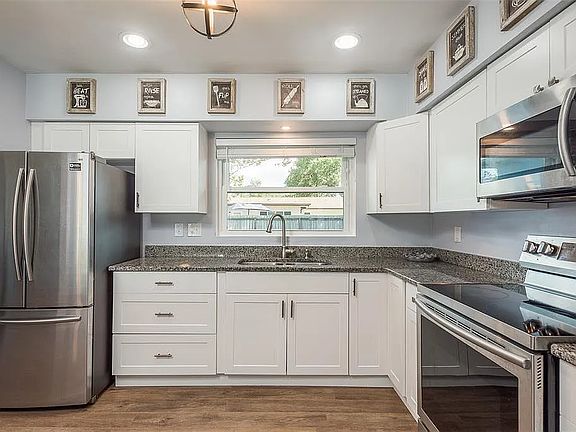 5th image of 1463 Highfield Dr
