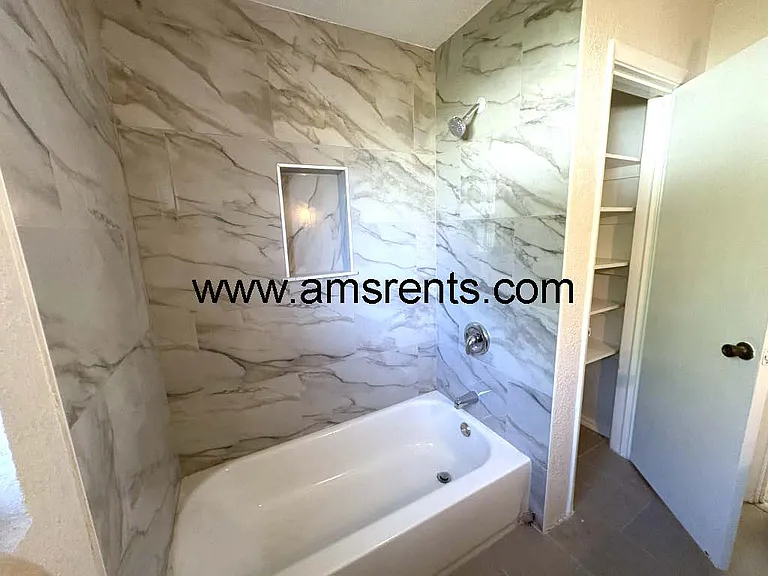 8332 Mara Vista Ct — Photo 15