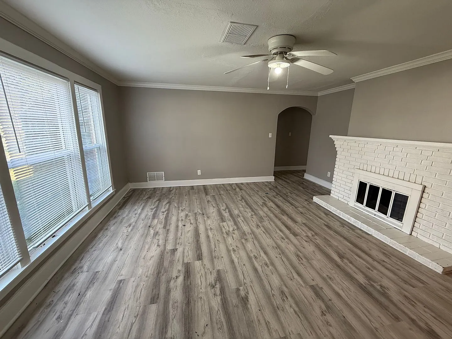 Charming Single-Family Home with Oversized Kitchen & Sunroom — Photo 4