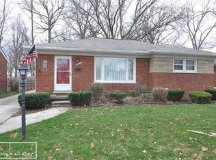 20518 Chalon St, Saint Clair Shores, MI 48080