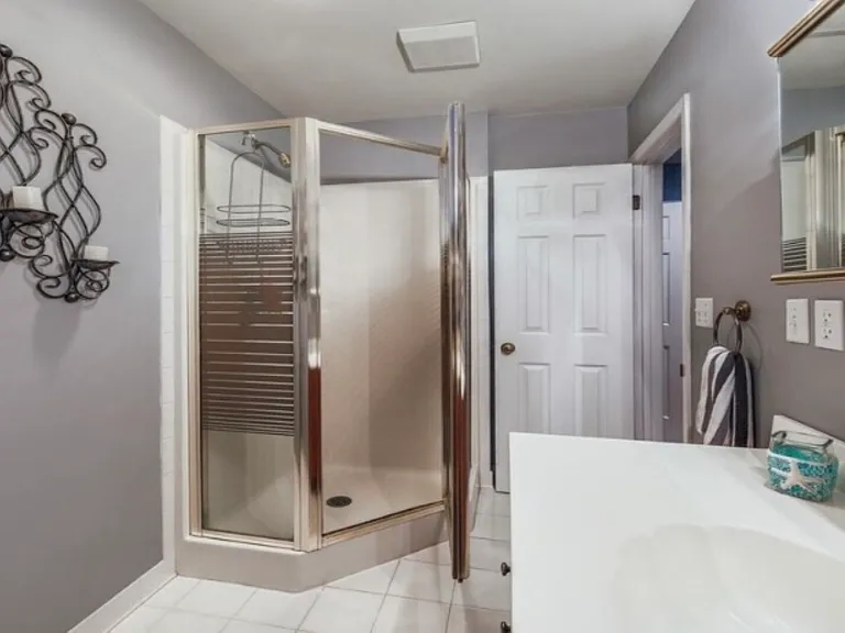 E Lake Dr — Photo 11