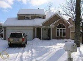 6455 Hatchery Rd, Waterford, MI 48329