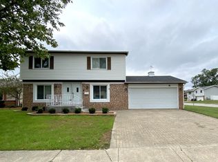 16724 Meadowdale Dr, Oak Forest, IL 60452