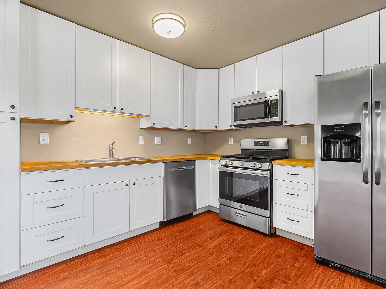 2 bed, 1456 sqft, $4,000 — Photo 4