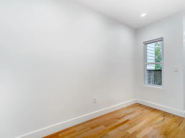 151 Williams Avenue image 15 of 19