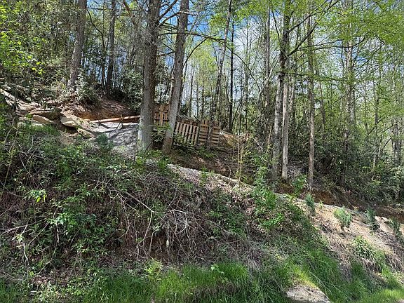 4th image of 675 Ed Graves Rd