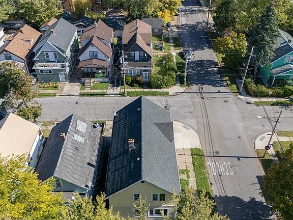 5th image of 154 Hagen St