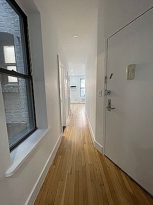 3rd image of 128 E 83rd St APT 4D