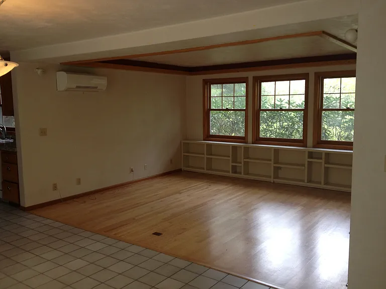 3056 Hendricks Hill Dr — Photo 7
