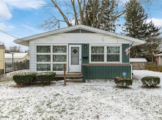 906 Valley Dr NW, North Canton, OH 44720