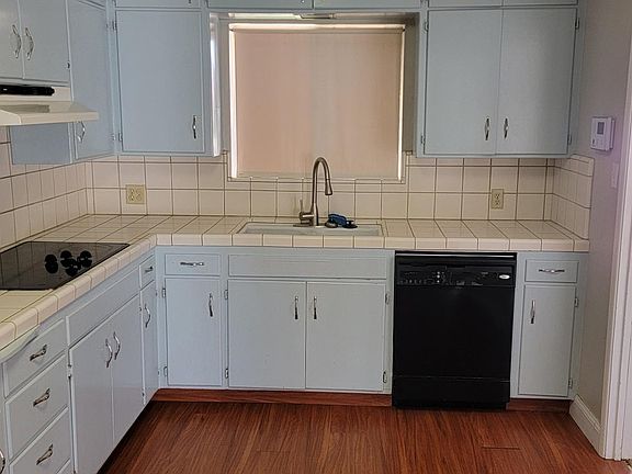 3rd image of 4674 N Arthur Ave
