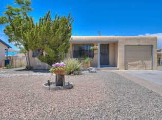 517 Dakota St SE, Albuquerque, NM 87108