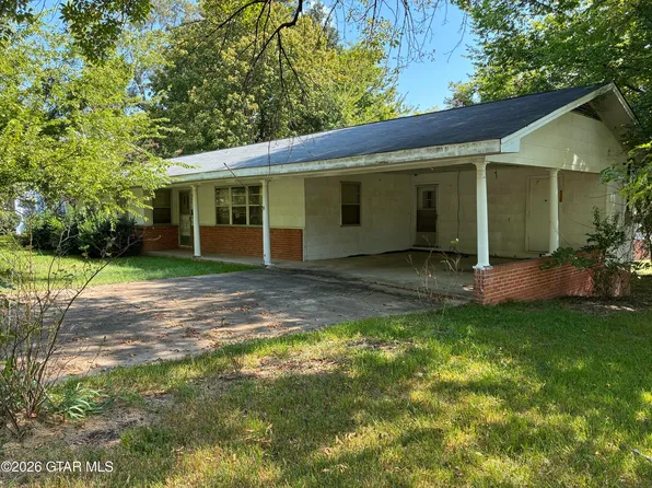 304 White Dr, Starkville, MS 39759