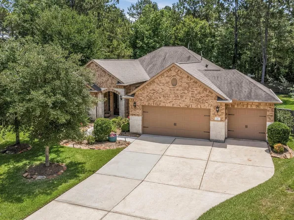 19 S Sandbells Park Ln, Montgomery, TX 77316