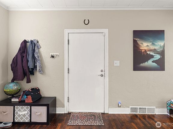 5th image of 510 E Burleigh Avenue