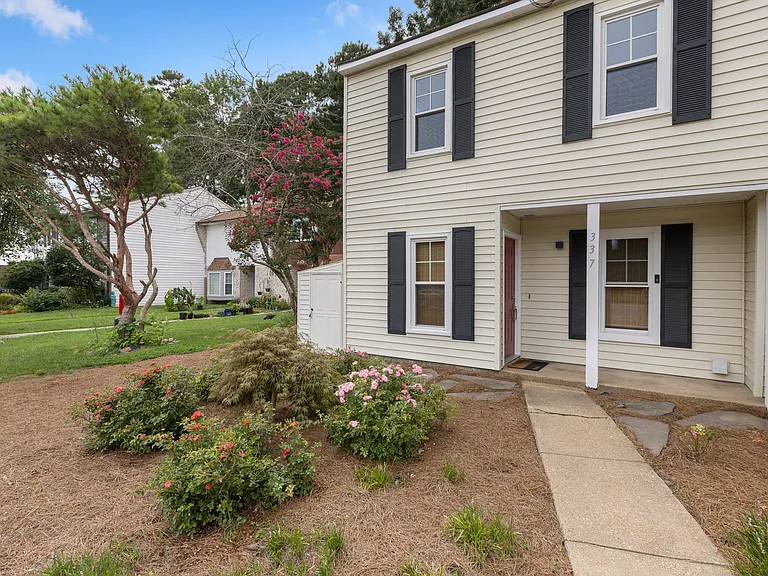 337 Hutton Cir — Photo 41