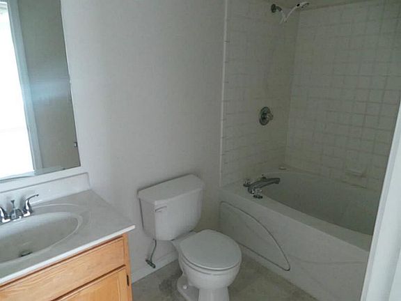 5th image of 1077 Central Park Blvd