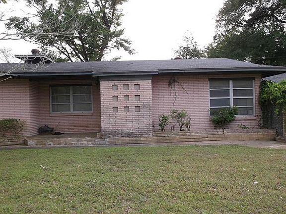 3rd image of 309 Calhoun Dr