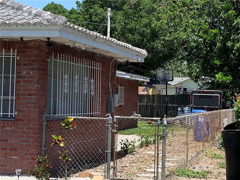 2nd image of 1600 27th St S