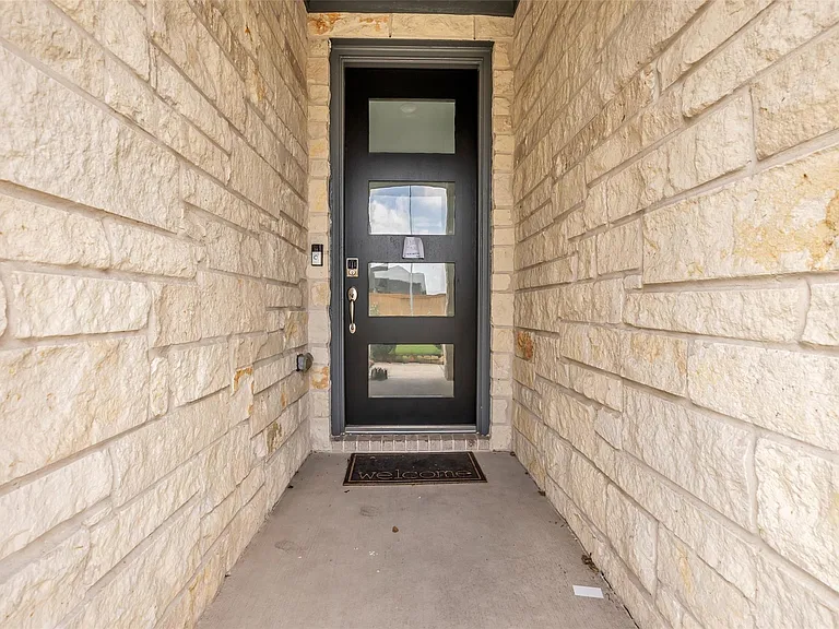 17822 Carnation Glen Dr — Photo 3