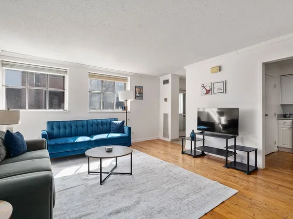 106 13th St APT 122, Charlestown, MA 02129