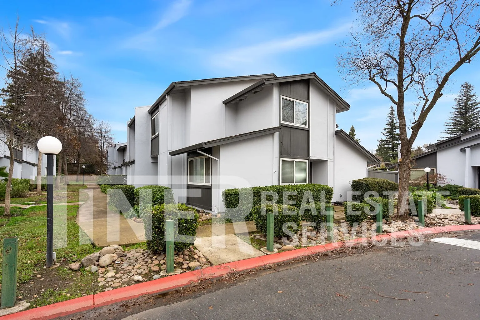 5044 Greenberry Dr photo 1
