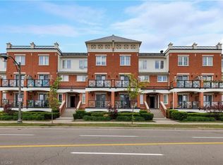 15 Hays Blvd #10, Oakville, ON L6H 0H8