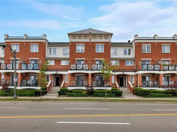 15 Hays Blvd #10, Oakville, ON L6H 0H8