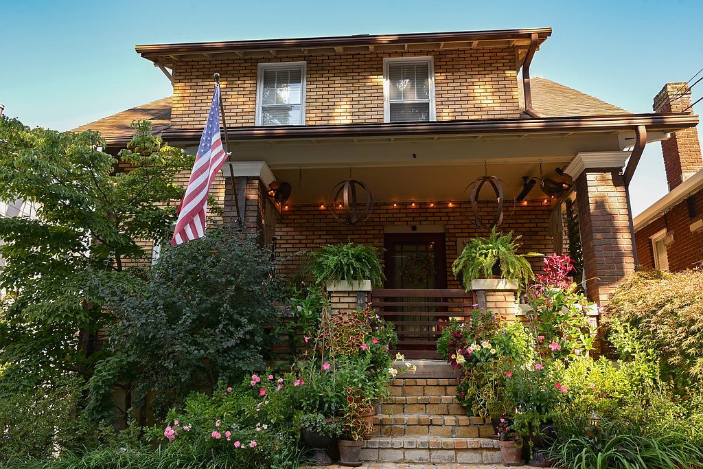 399 Ewing St - Property Image