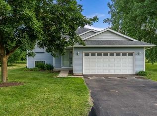 411 Benedict Dr SW, Poplar Grove, IL 61065