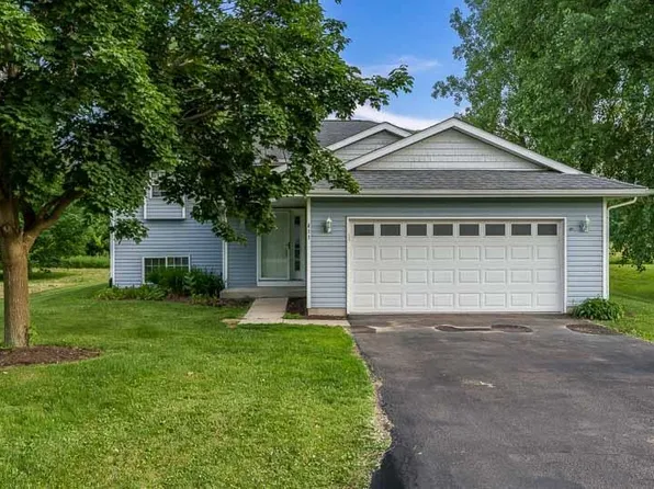 411 Benedict Dr SW, Poplar Grove, IL 61065