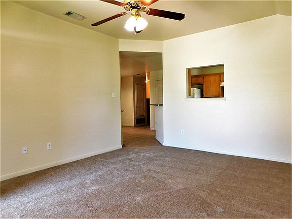 3rd image of 1404 Nicholas Cir APT B