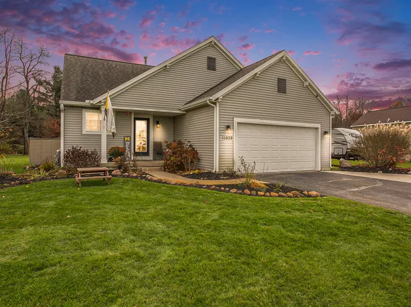 11029 Meadow Wood Cir, Greenville, MI 48838