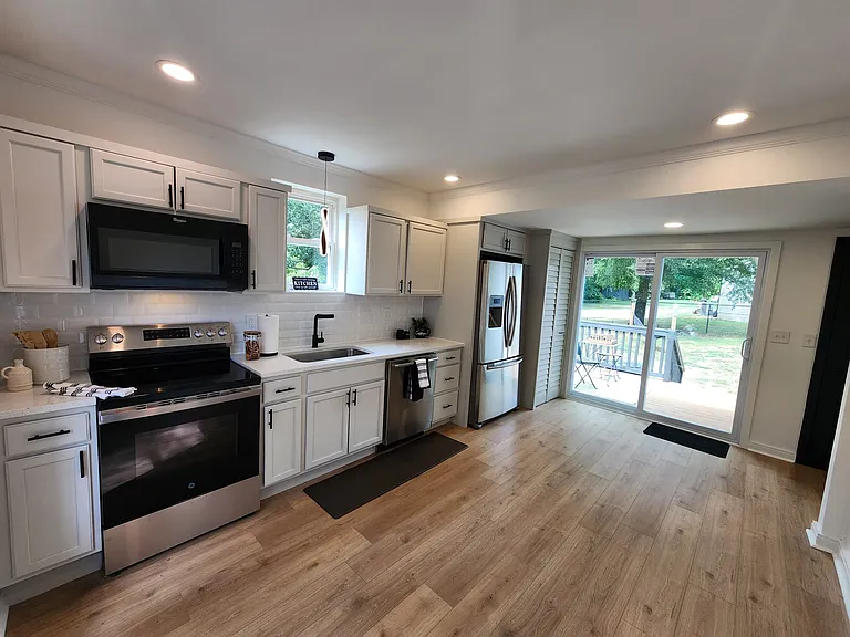 1828 Maxton Ave — Photo 6