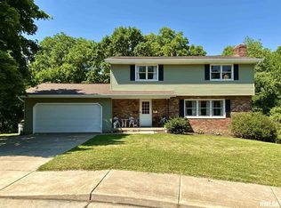 2032 W Delray Dr, Peoria, IL 61614