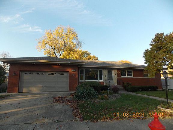 2nd image of 1004 E 167th Pl