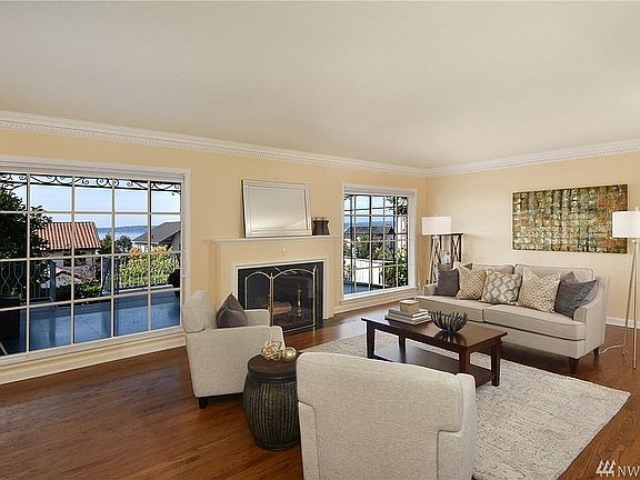 4th image of 2441 Crane Dr W