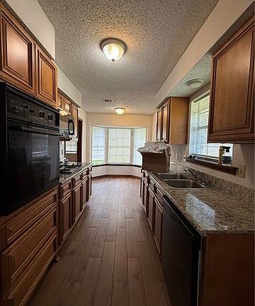 5th image of 214 Darwin Dr