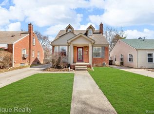 8001 Jackson St, Taylor, MI 48180