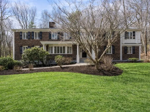 172 Country Dr, Weston, MA 02493