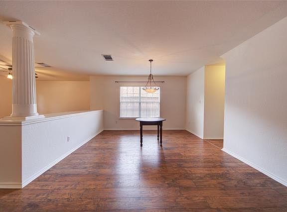 5th image of 909 Skylark Hill Ln