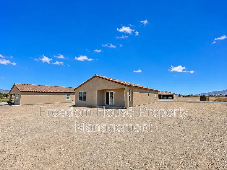 710 E Huyana Wind Dr — Photo 30