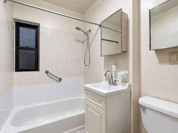 4th image of 153 W 106th St APT 3B