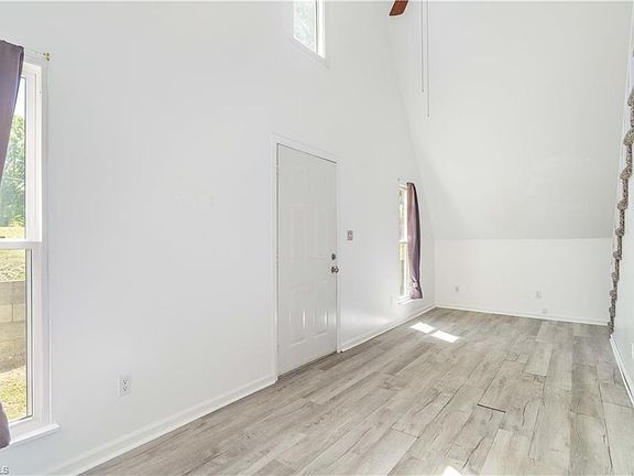 4th image of 310 James Rd