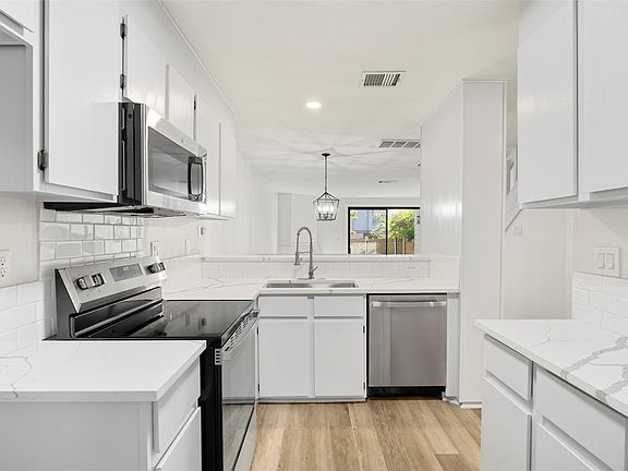 3rd image of 7122 Wood Hollow Dr APT 29