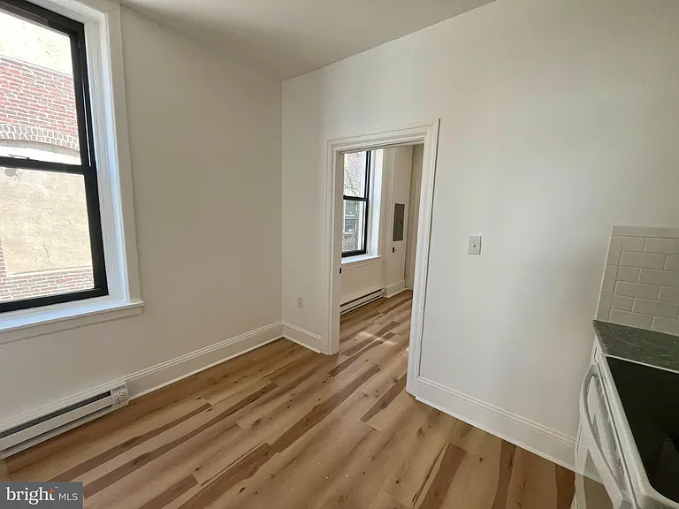 4413 Walnut St #2R — Photo 3